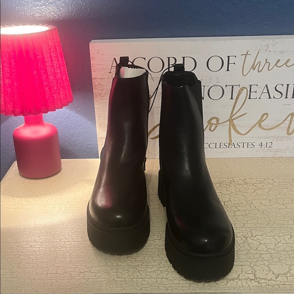 Arizona Jean Company Black Combat Boots new with tags - Picture 3 of 8